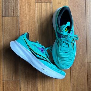 Saucony Women’s Ride 15 Running Shoe